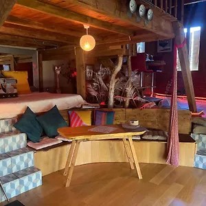 Shangri-la At Concepts En Barousse , Créchets France